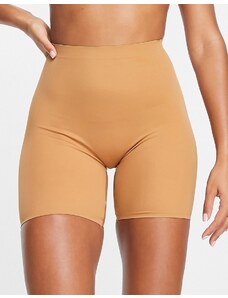 Pantalones cortos marrón claro invisibles de talle medio con diseño moldeador de la silueta de firmeza media de Bye Bra
