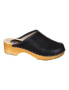 Glara Comfortable perforated clogs for the cottage