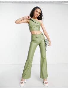 Missyempire Pantalones verde salvia de corte sartorial de tejido efecto cuero de Missy Empire (parte de un conjunto)