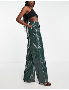 Pantalones cargo verde oscuro de pernera ancha de cuero sintético de AFRM