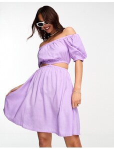 Vestido veraniego playero corto lila con abertura y corpiño fruncido exclusivo de Esmée-Morado