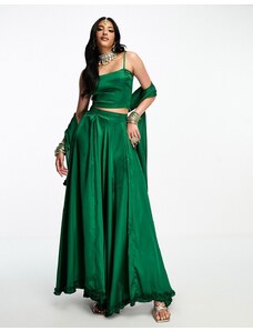 Falda verde esmeralda estilo lehenga de corte amplio con volantes y pañuelo de Kanya London