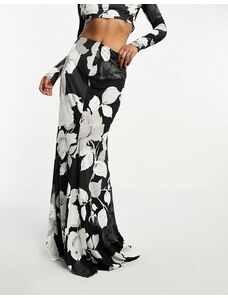 Falda extralarga negra con estampado de rosas de Day 6 (parte de un conjunto)-Multicolor