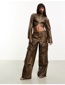 Pantalones cargo marrones de talle bajo con lavado ácido de cuero sintético Collins de AFRM (parte de un conjunto)-Brown