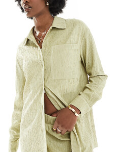 Camisa verde oliva plisada de corte extragrande exclusiva de 4th & Reckless Tall (parte de un conjunto)