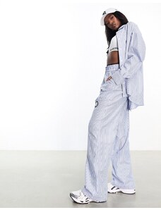 Pantalones a rayas azules y blancas de pernera ancha de ASOS Weekend Collective (parte de un conjunto)