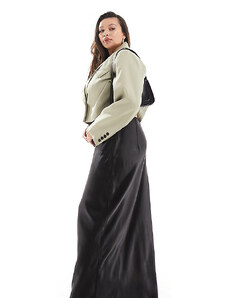 Falda larga negra de satén exclusiva de 4th & Reckless Plus-Negro