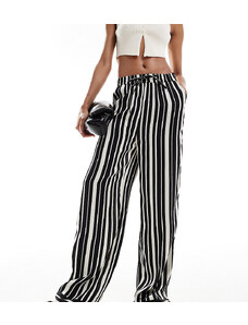 Pantalones a rayas blancas y negras de pernera ancha de ONLY Tall-Multicolor