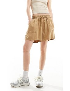 Pantalones cortos cargo marrón claro de talle alto sin aberturas de ONLY-Brown