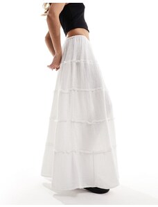 Falda playera larga blanca escalonada con cordón ajustable y volantes de Iisla & Bird-Blanco
