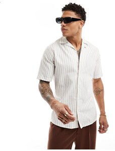 Camisa Oxford blanca de manga corta con rayas beis de ONLY & SONS-Beis neutro