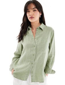 Camisa verde claro de lino de Mango
