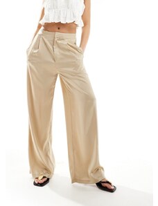 Pantalones color champán estilo palazzo de corte suelto de satén de ONLY-Blanco