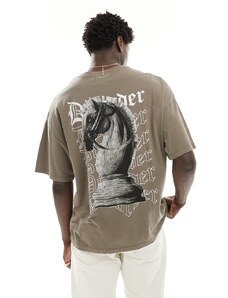 Camiseta extragrande con lavado marrón y estampado de ajedrez en la espalda de ADPT-Brown