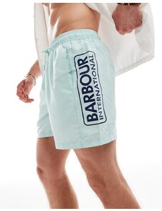 Shorts de baño verde claro con logo de Barbour International