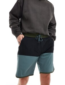 Pantalones cortos multicolores con protección UV y diseño color block de tejido de secado rápido de Kavu