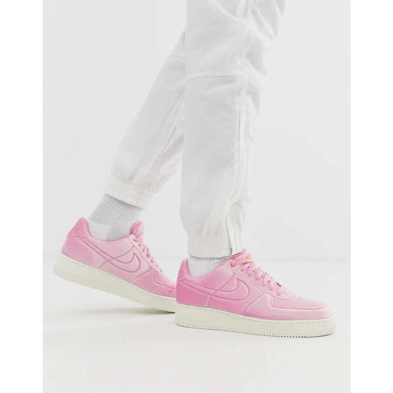 Zapatillas de terciopelo rosa Air Force 1 07 de Nike GLAMI.es