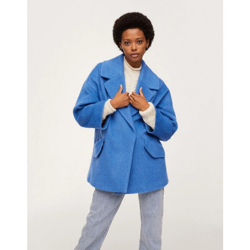 Abrigo azul con simple y bolsillos de Mango