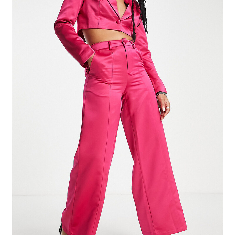 Pantalones rosa intenso de pernera muy ancha de satén de Extro & Vert Petite (parte de un conjunto)