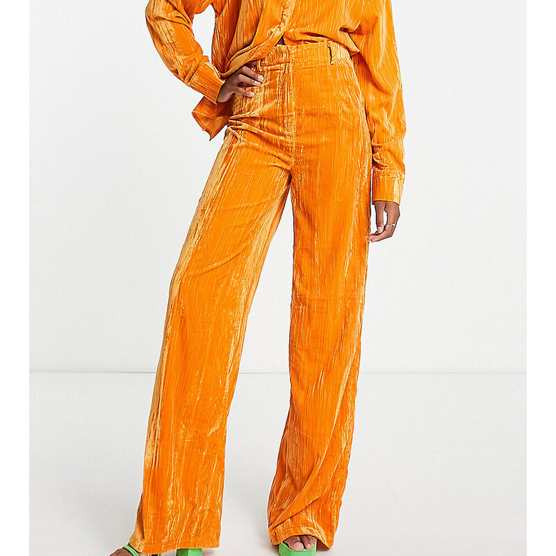 Pantalones ocres de pernera ancha de terciopelo exclusivos de In The Style Tall (parte de un conjunto)-Amarillo