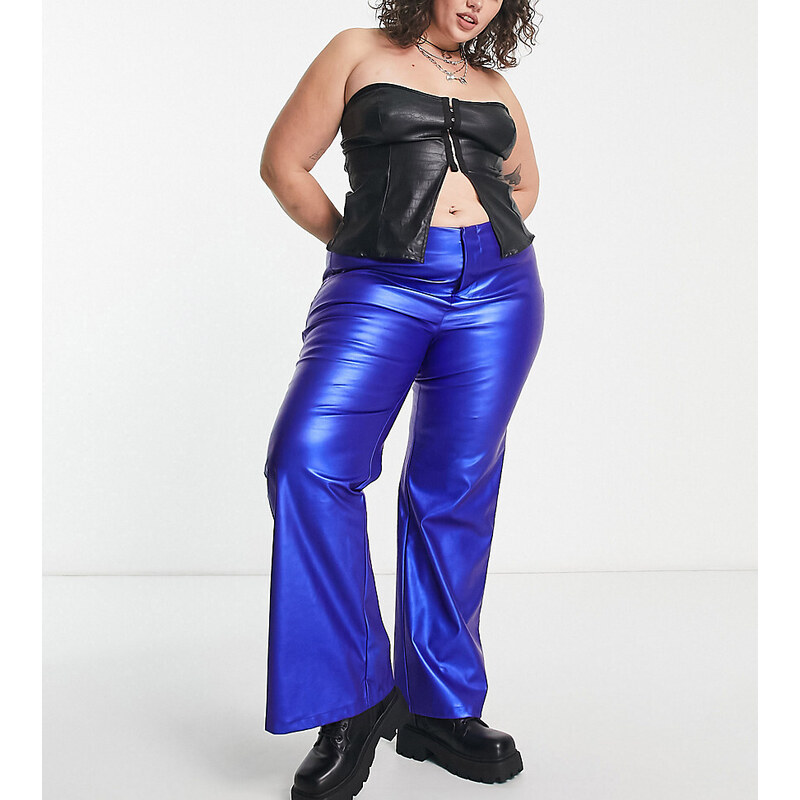 Tammy Girl Curve Pantalones de campana azul cobalto metalizado de talle bajo de cuero sintético de Tammy Girl Plus