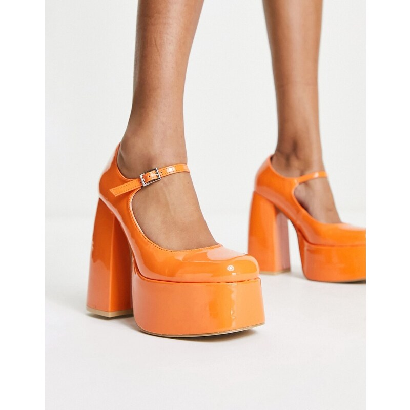 Koi Footwear Zapatos naranjas acharolados de tacón estilo merceditas con plataforma de Koi