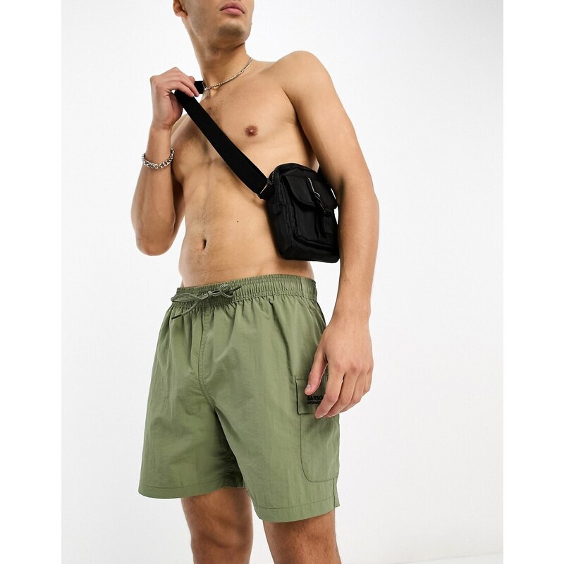 Shorts de baño caqui con bolsillo de Barbour International-Verde