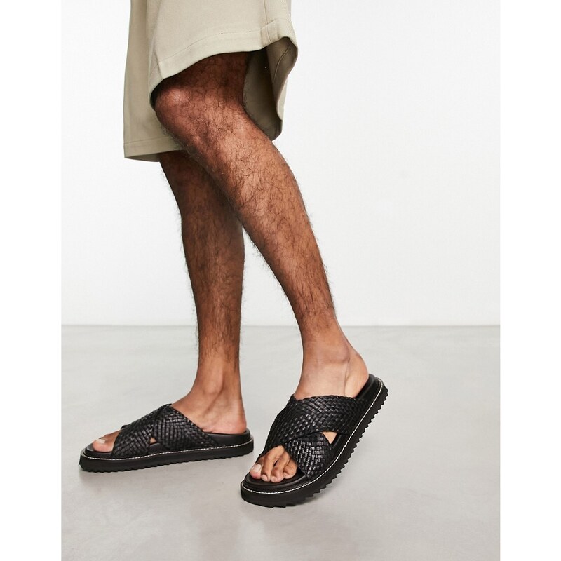 Sandalias negras con tiras cruzadas con diseño entretejido de cuero Salz de ASRA-Black
