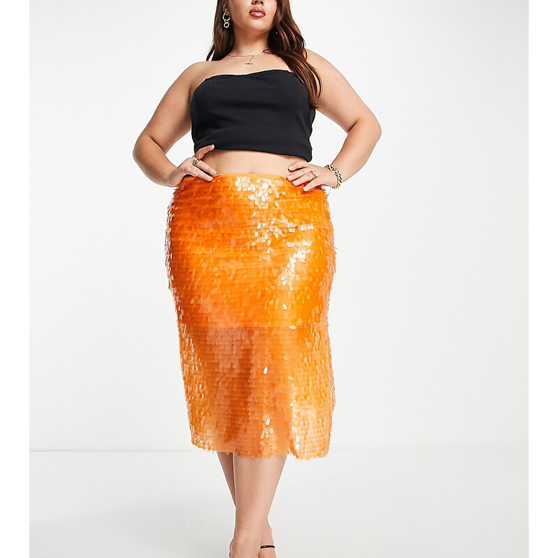 Falda midi naranja de lentejuelas exclusiva de Something New Curve x Emilia Silberg