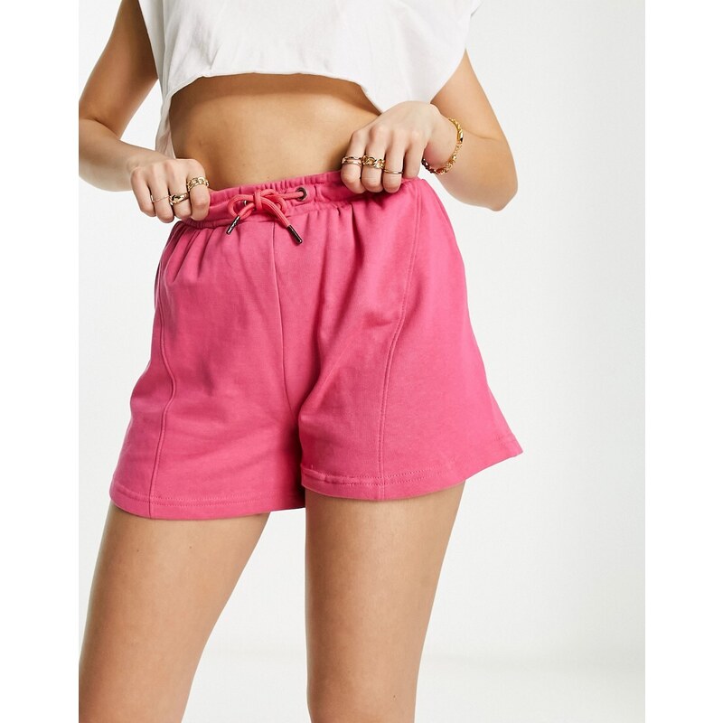 Pantalones cortos rosas con costuras en contraste y cordón ajustable de Il Sarto (parte de un conjunto)