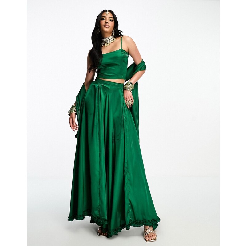 Falda verde esmeralda estilo lehenga de corte amplio con volantes y pañuelo de Kanya London