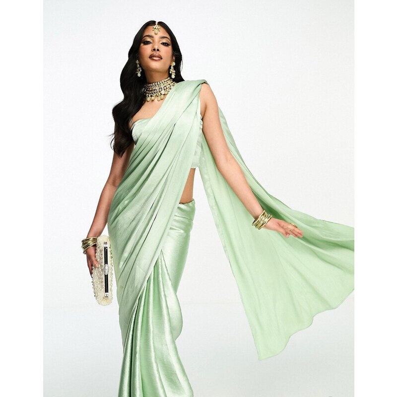 Conjunto de sari de dama de honor verde salvia de Kanya London