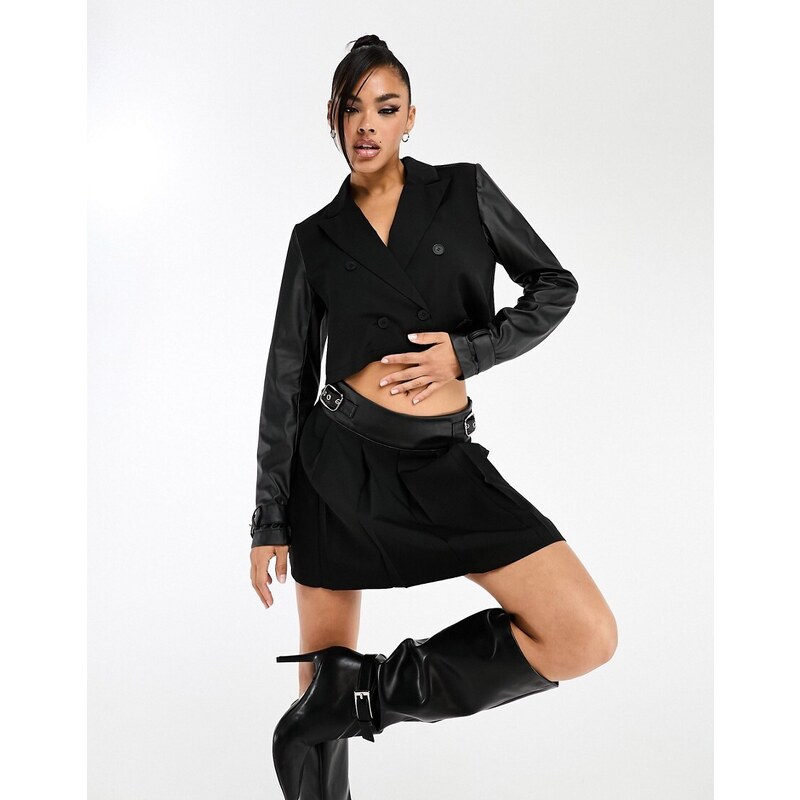 Missyempire Minifalda negra plisada con detalle de tejido efecto cuero de Missy Empire (parte de un conjunto)-Negro