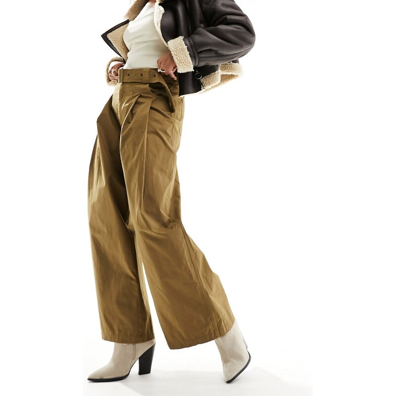Pantalones cargo marrón caqui de pernera ancha con detalle de cinturón de Urban Revivo-Brown