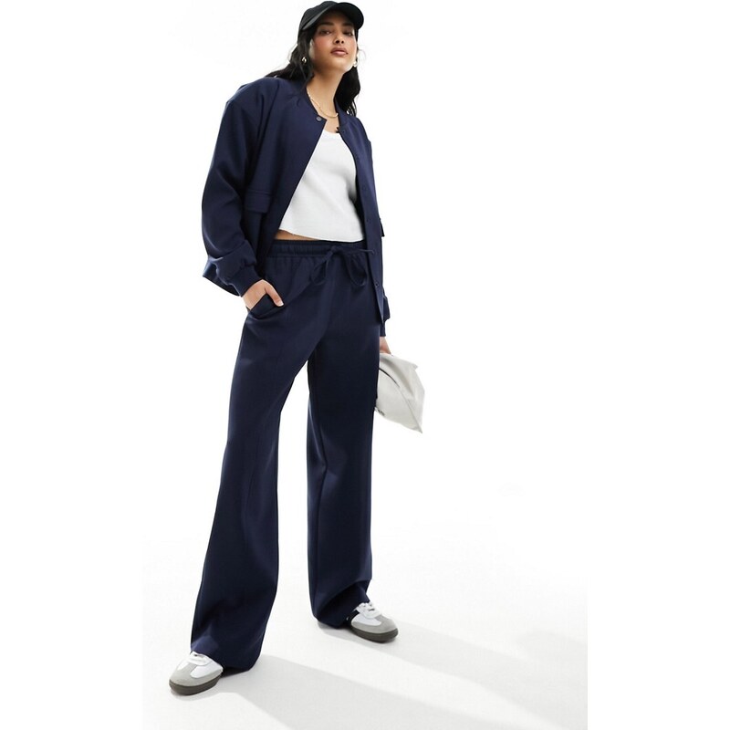 Pantalones azul marino de corte sartorial y pernera recta con cordón ajustable de 4th & Reckless (parte de un conjunto)