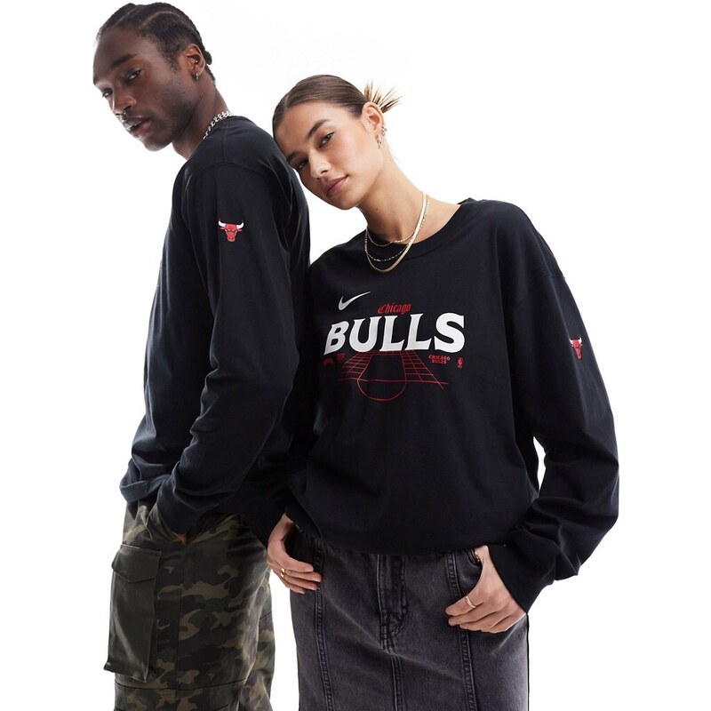 Camiseta negra unisex de manga larga con logo de los Chicago Bulls de la NBA de Nike Basketball-Negro